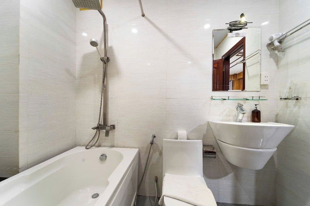 Diamond Luxury Ben Thanh Deluxe Double Room, 1 Bedroom 7