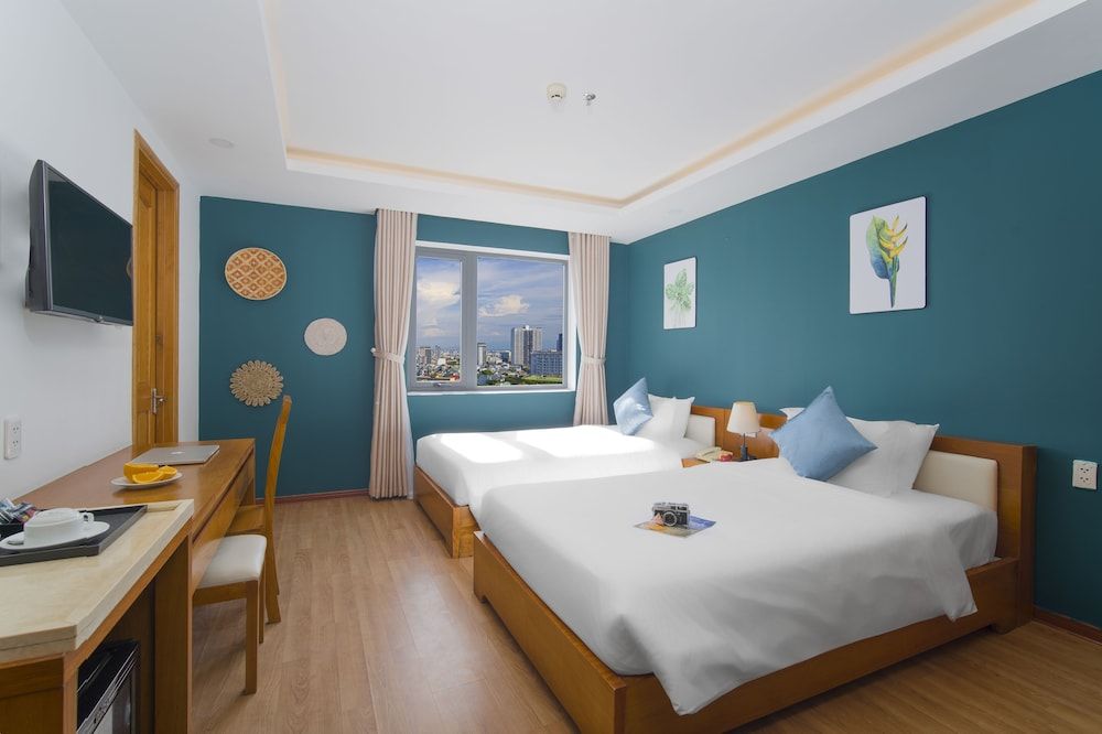 Merry Land Hotel Da Nang Superior Twin Room, City View