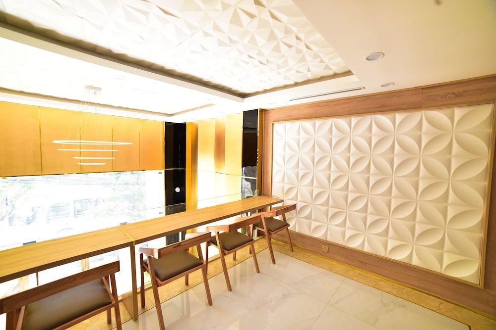 undefined Ruby Hotel 6