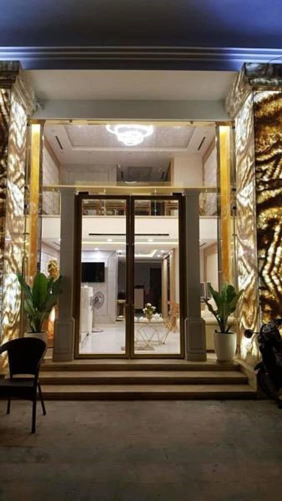 undefined Ruby Hotel 4