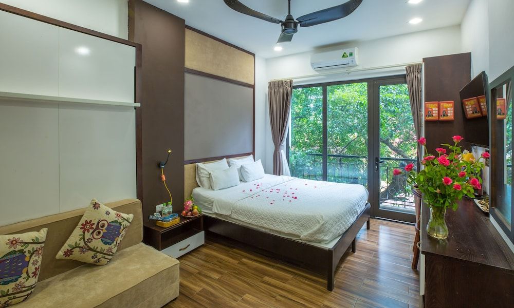undefined Tung Trang Hotel 9