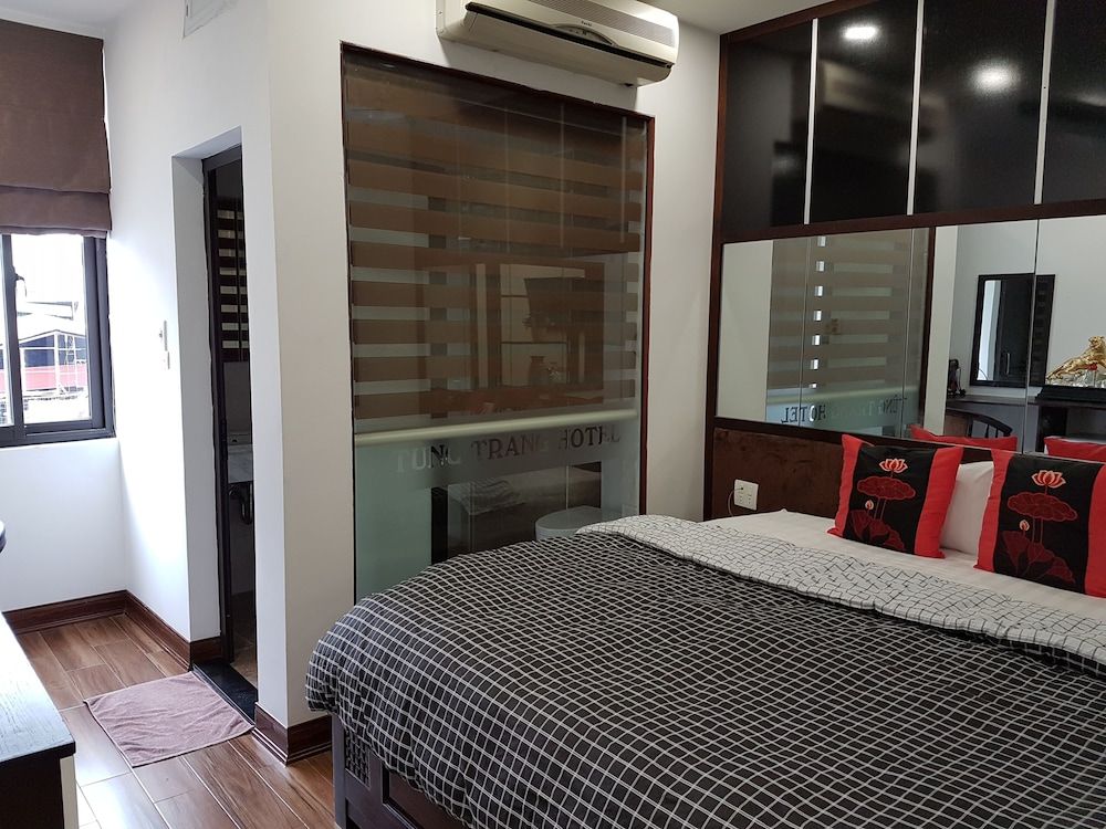Tung Trang Hotel Deluxe Room