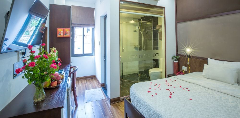 Tung Trang Hotel Deluxe Room 5