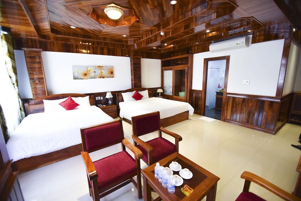 undefined San San Hotel