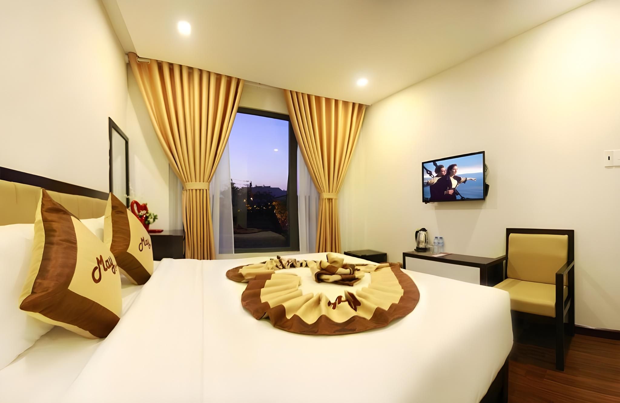 undefined May Hotel 8