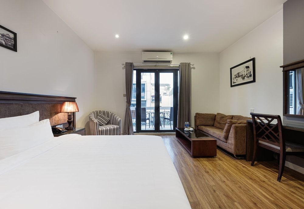 Collection O Le Grand Hanoi hotel – The Tryst Deluxe Double Room 4