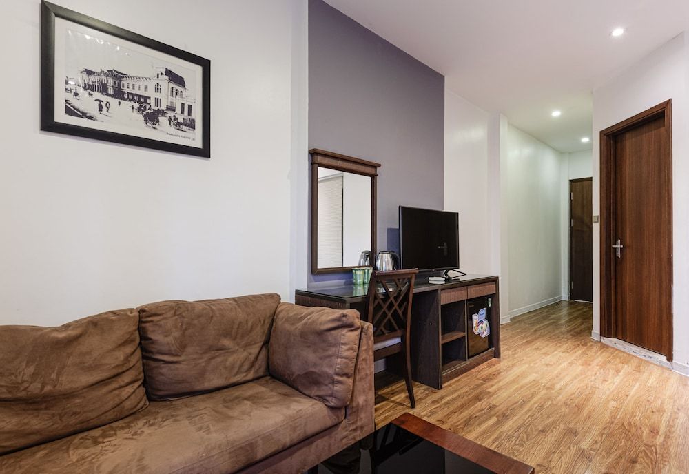 Collection O Le Grand Hanoi hotel – The Tryst Deluxe Double Room 10