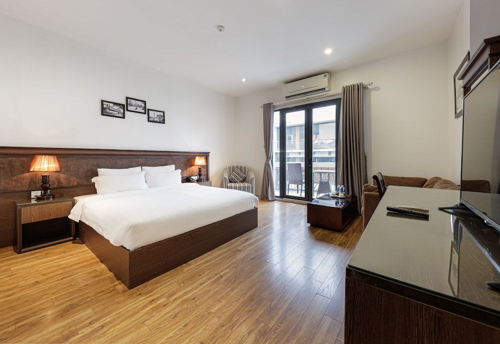 Collection O Le Grand Hanoi hotel – The Tryst Deluxe Double Room 8