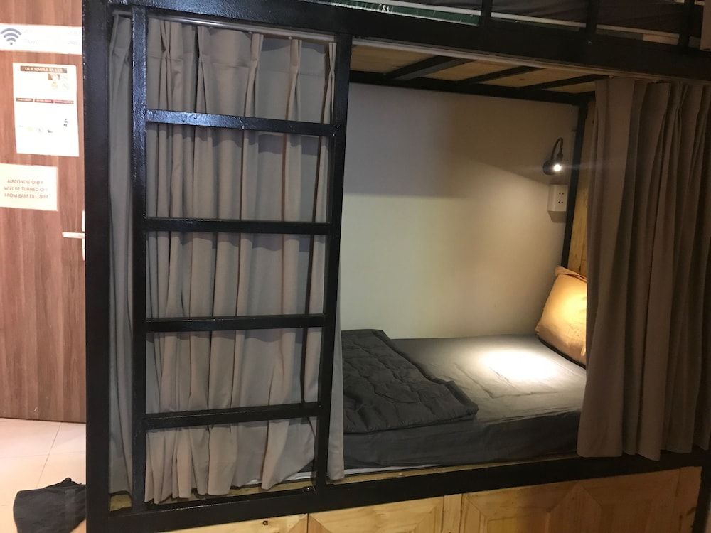 Wanderlust Saigon Hostel Bed in 10-Bed Mixed Dormitory with A/C & Balcony, 2nd Floor 12