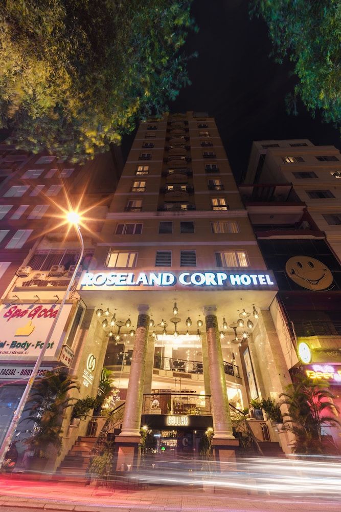 undefined Roseland Corp Hotel 5