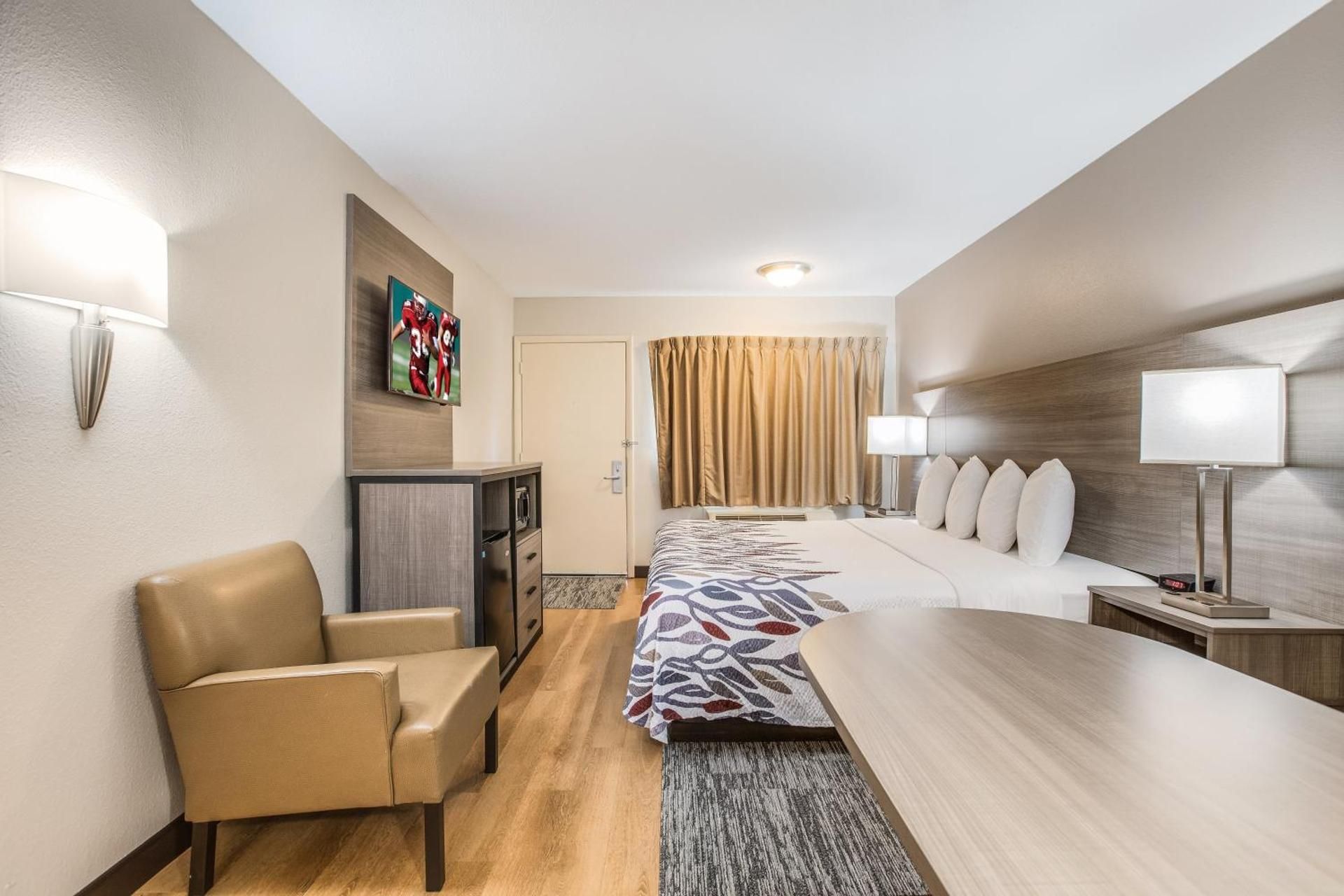 Red Roof Inn Lansing West - MSU Superior King Second Floor Smoke Free 3