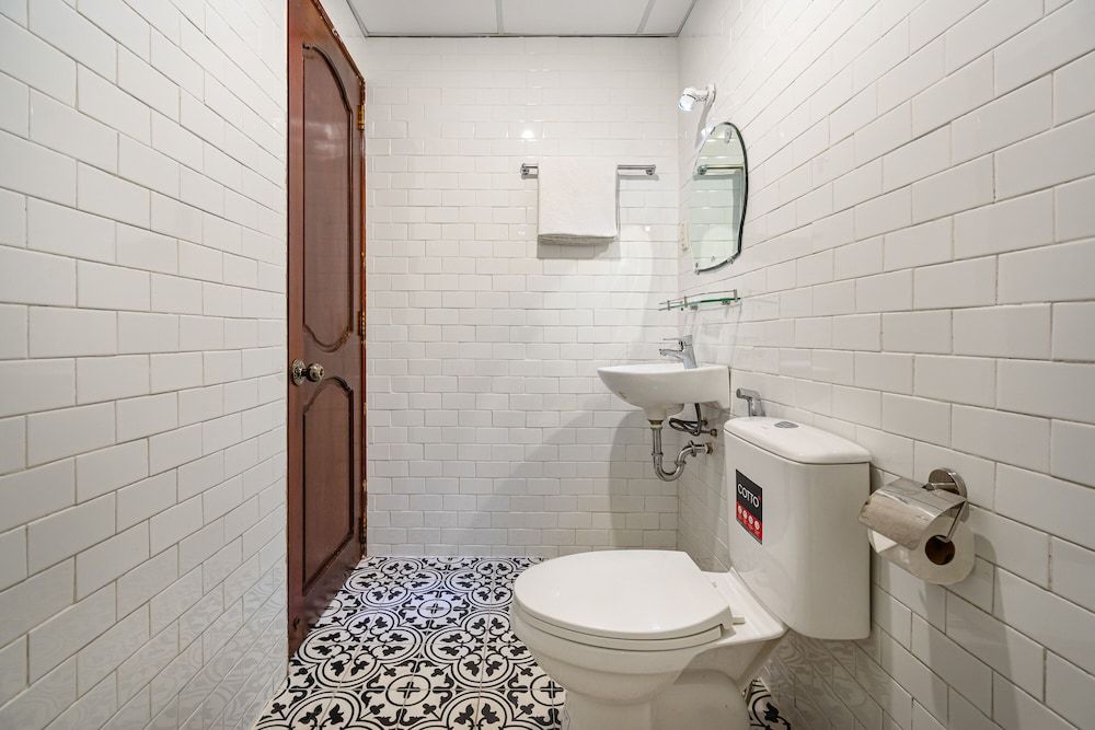 Hanh Chuong Hotel Superior Room 5