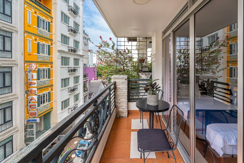Hanh Chuong Hotel Signature Double or Twin Room, Balcony 11