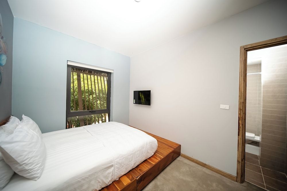 Deluxe Double Room with Window