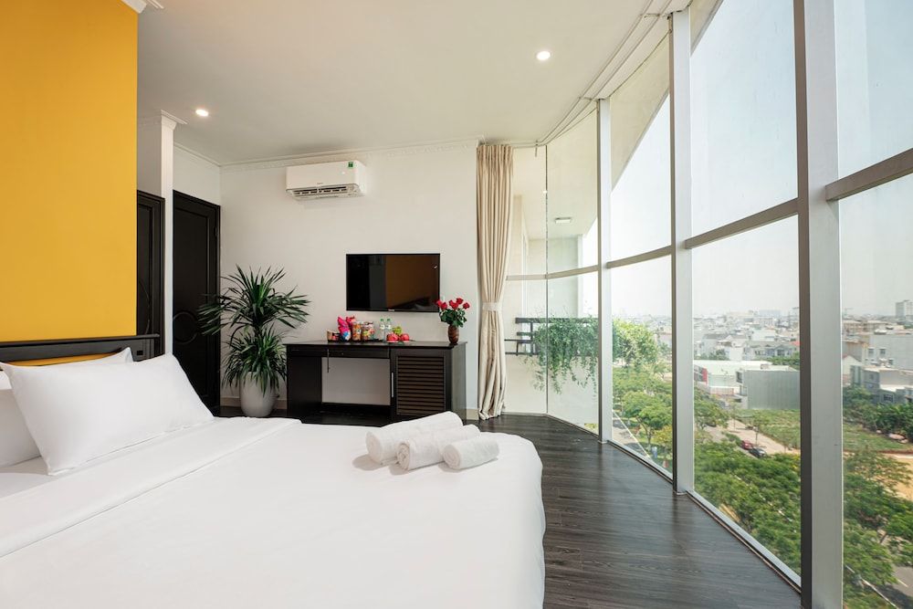 undefined Amanda Hotel 8