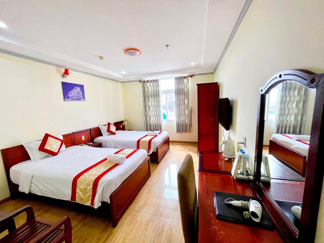 Superior Twin Room with City View