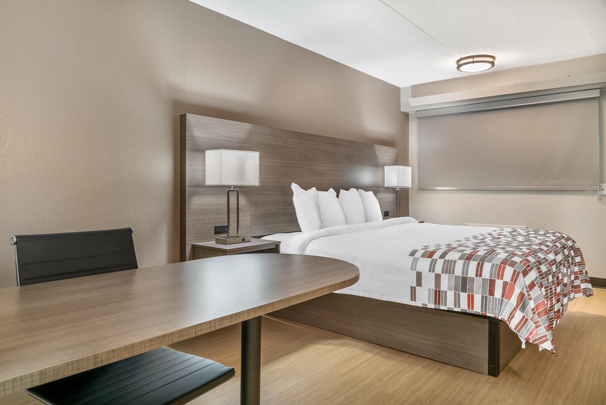 Red Roof Inn Detroit Metro Airport - Taylor Superior King Non-Smoking 2