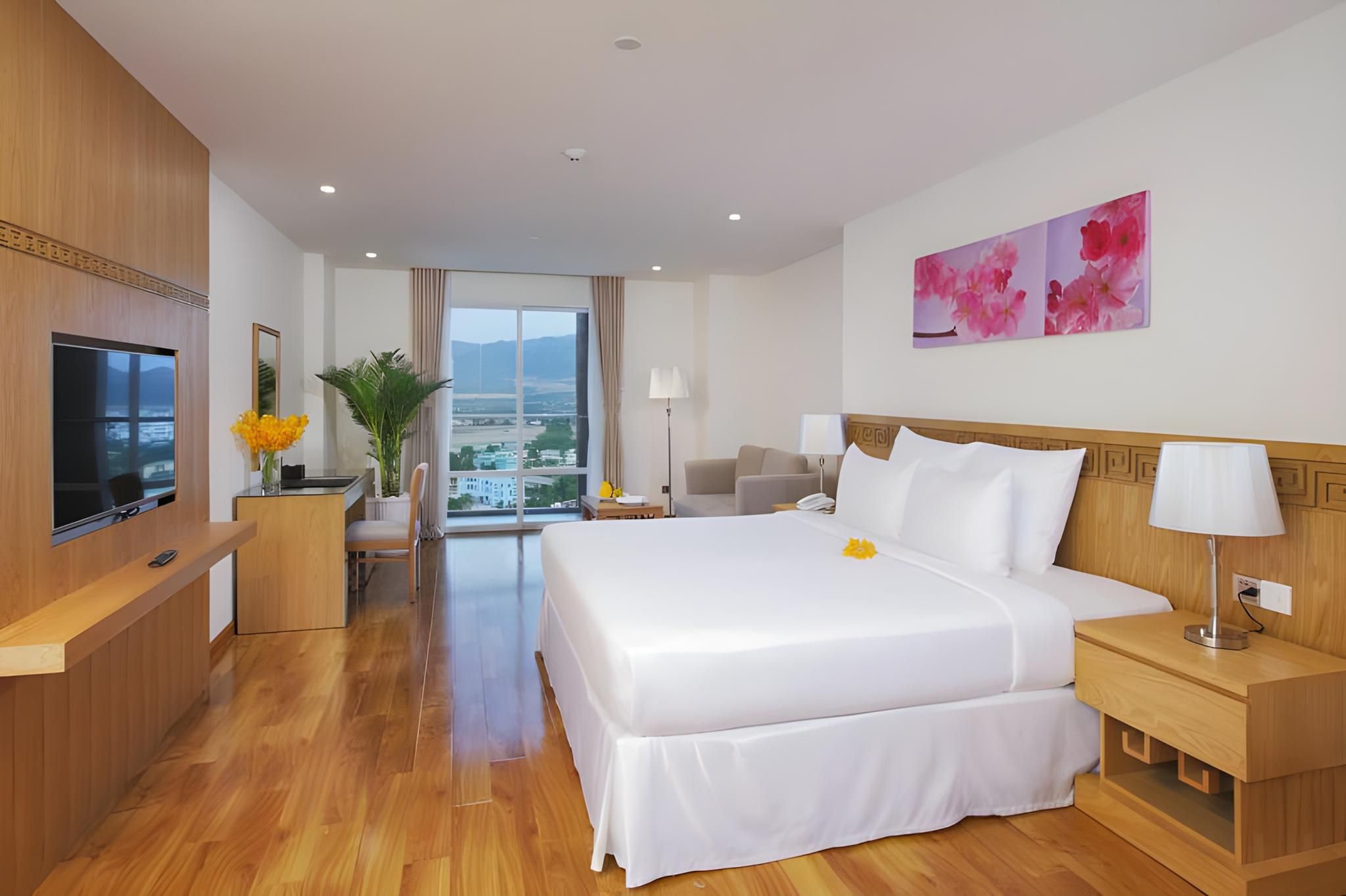 Suite City View With Balcony