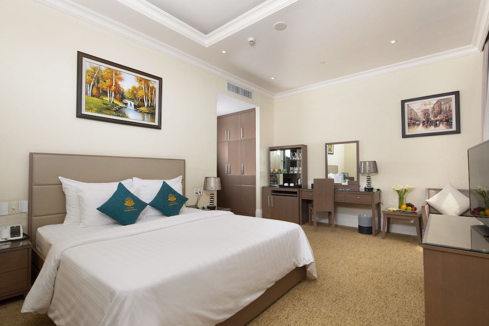 MerPerle Crystal Palace Hotel Junior Suite 4