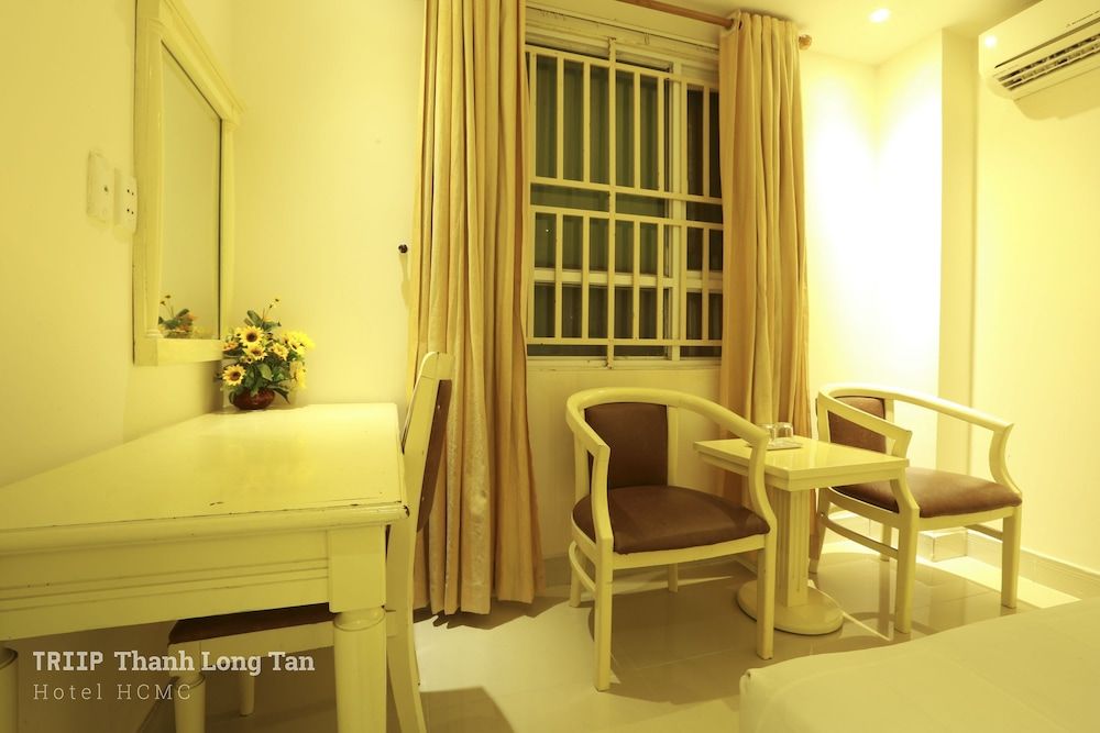 Thanh Long Tan Hotel Deluxe Triple Room 2
