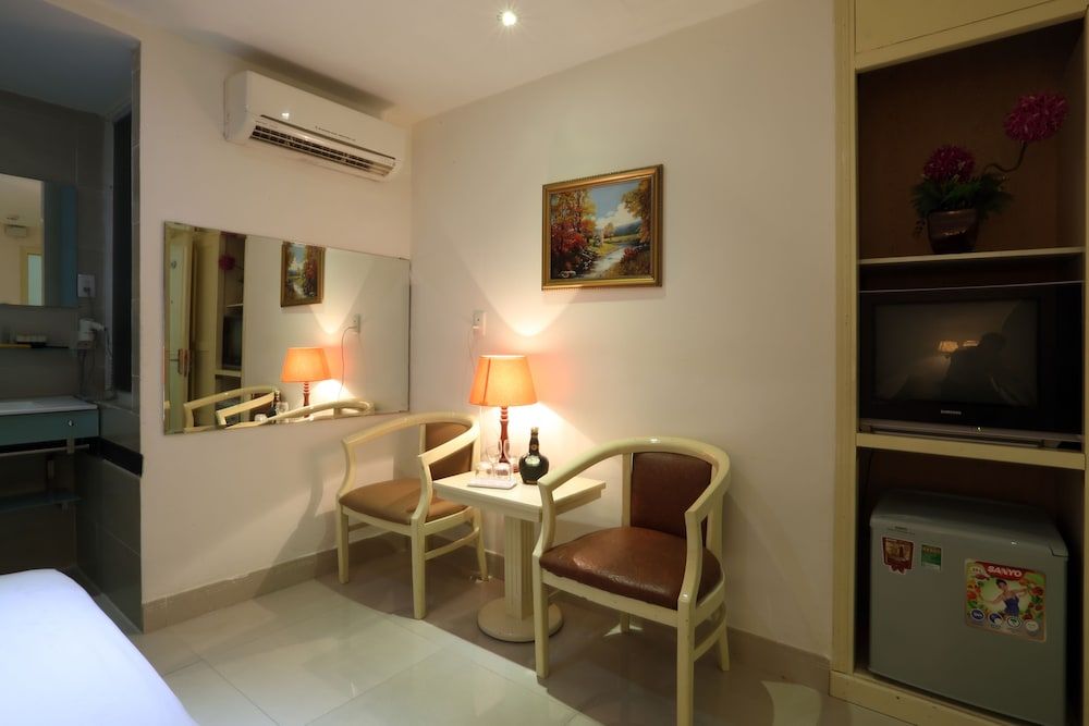 undefined Thanh Long Tan Hotel 9