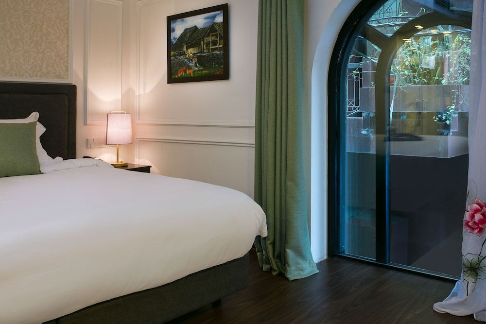 Hanoi Allure Hotel Superior 4