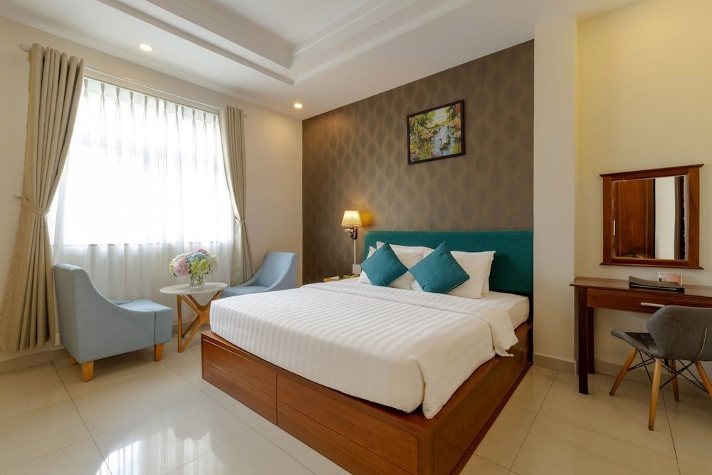 undefined Airport Saigon Hotel 4