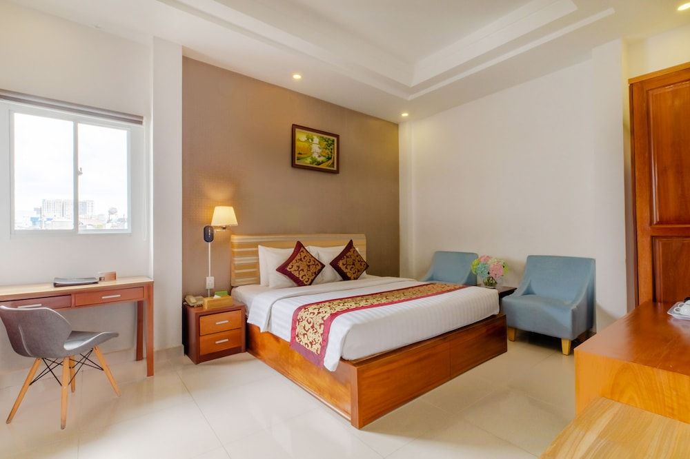 Airport Saigon Hotel Deluxe Double Room 5