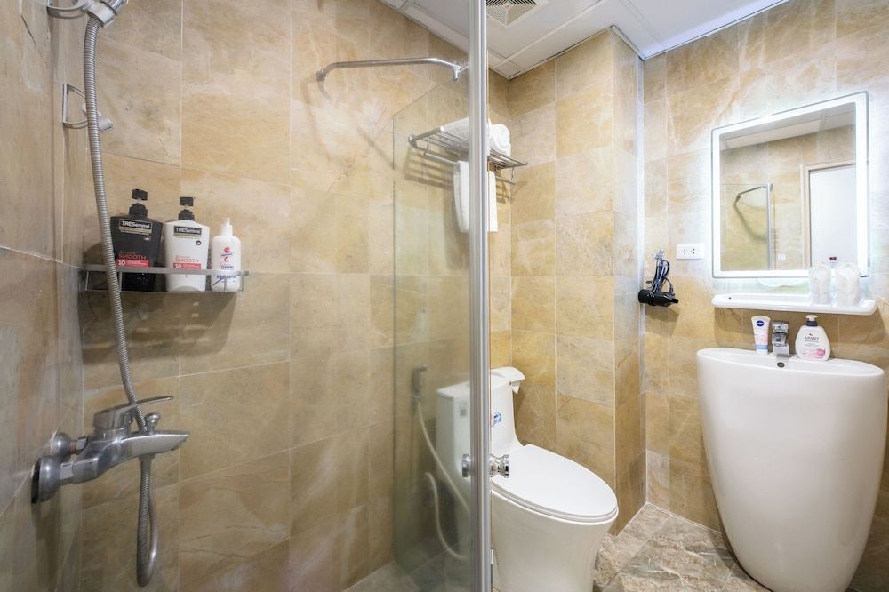 A25 Hotel - 12 Ngo Sy Lien Deluxe Room 4