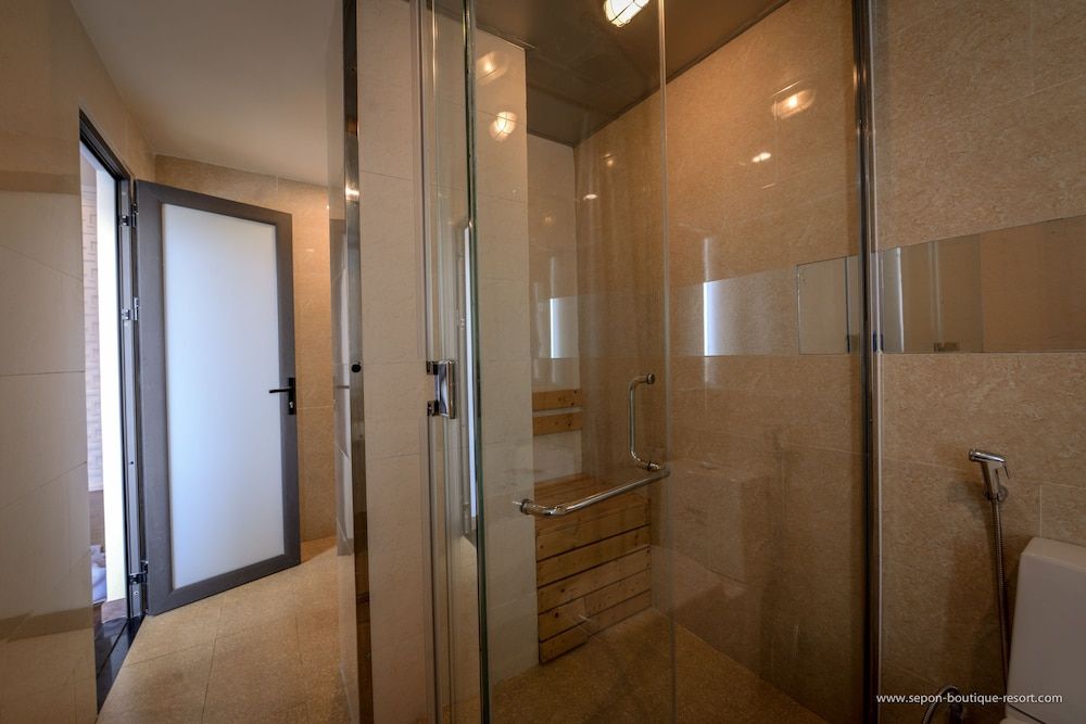 Sepon Boutique Resort Deluxe Room, Lakeside 4