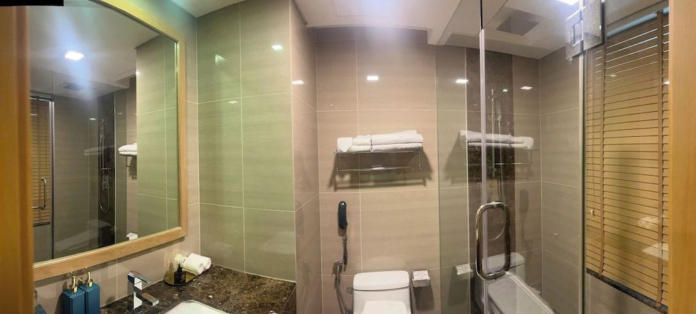 Ciao SaiGon Hotel & Spa Deluxe Double with Window 7