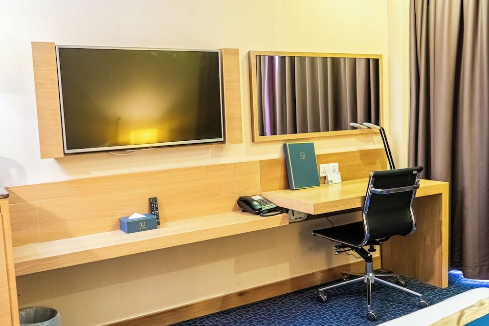 Ciao SaiGon Hotel & Spa Deluxe Double with Window 11