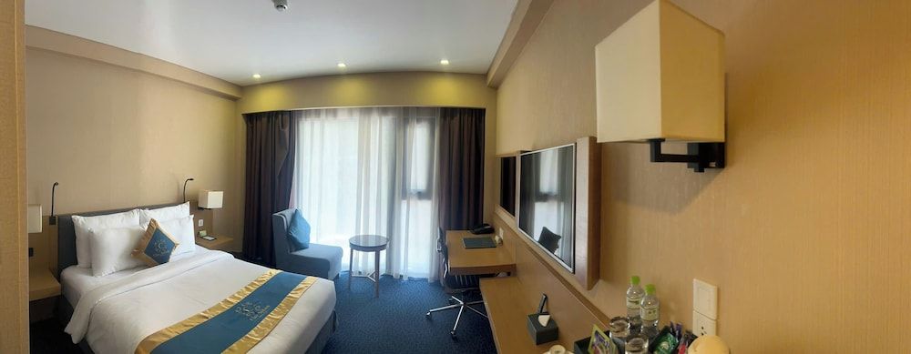 Ciao SaiGon Hotel & Spa Deluxe Double with Window 13