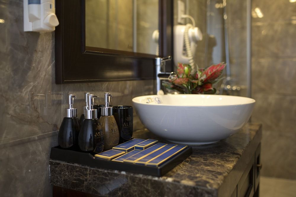 Alisa Premier Cruise Junior Suite Ocean View (Double/Twin) 10