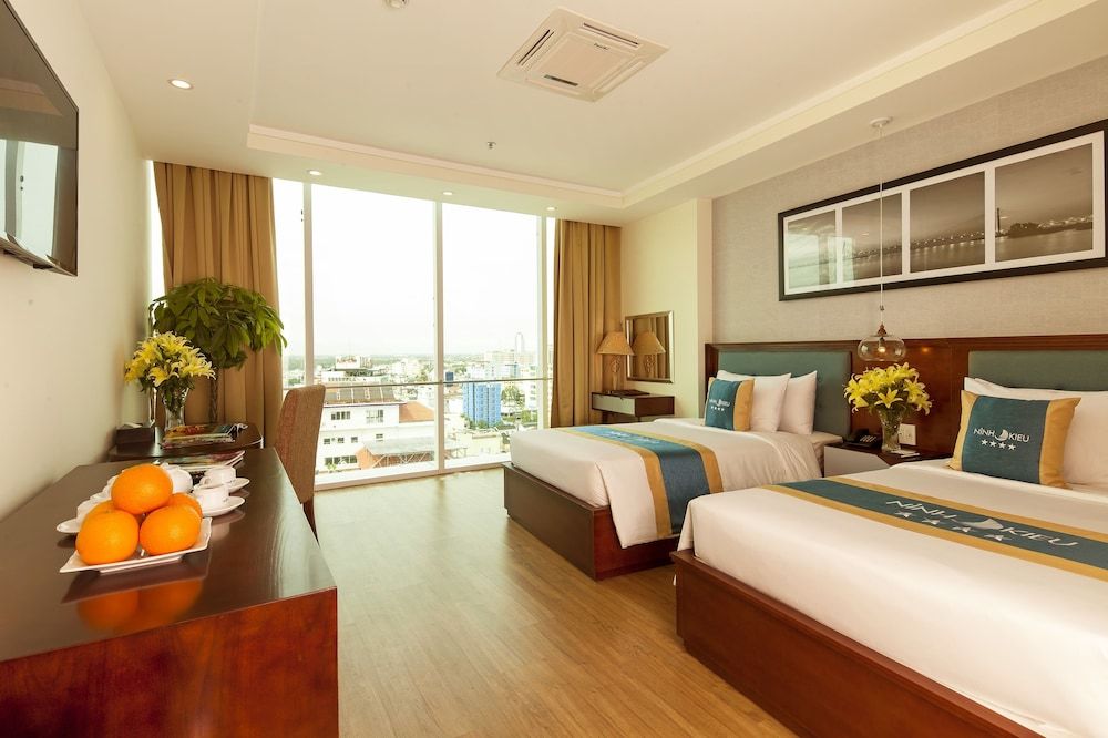 Ninh Kieu Riverside Hotel Superior Twin Room, River View 2