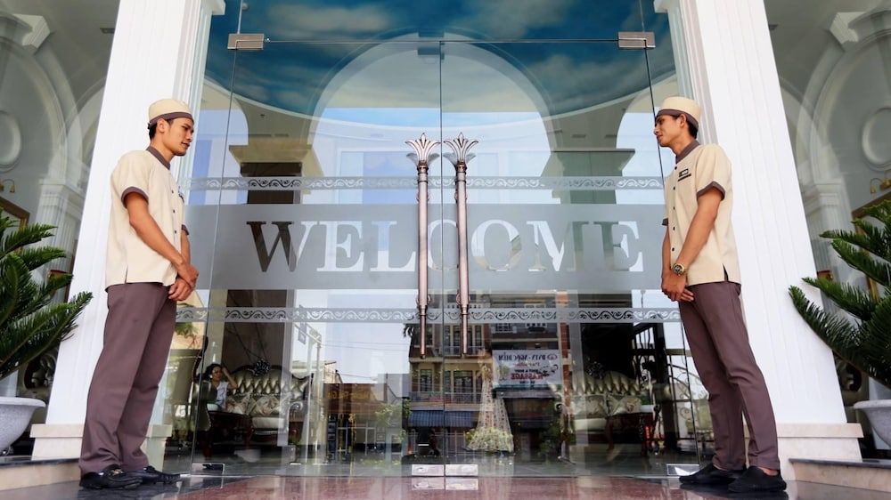 undefined Sea Phoenix Hotel Da Nang 4