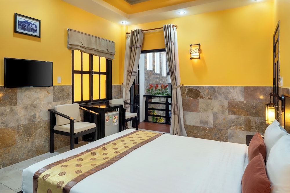 Golden Bell Homestay Deluxe Double Room 6