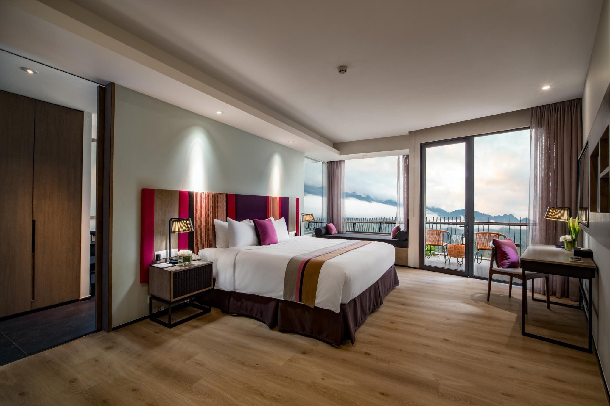 Premium Room with Valley View
