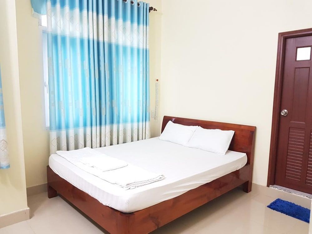 Hoang Phung Guesthouse Family Room 3