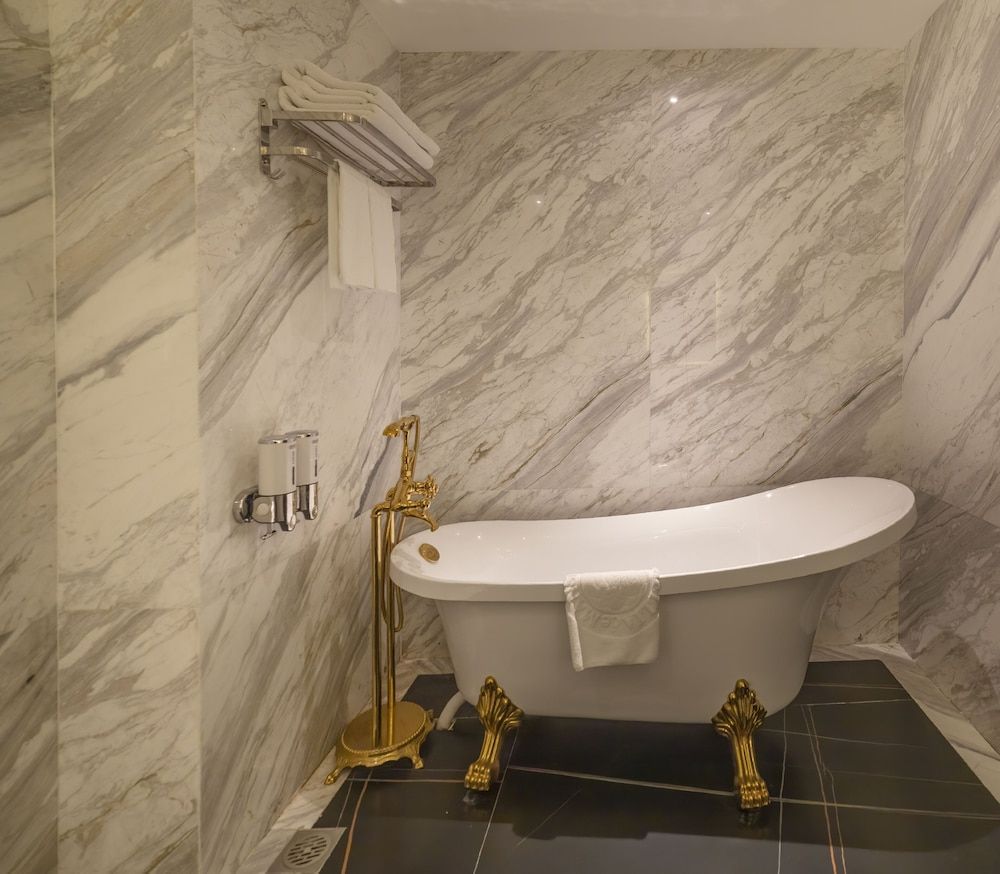 The Western Hill Hotel Deluxe Room, City View 5