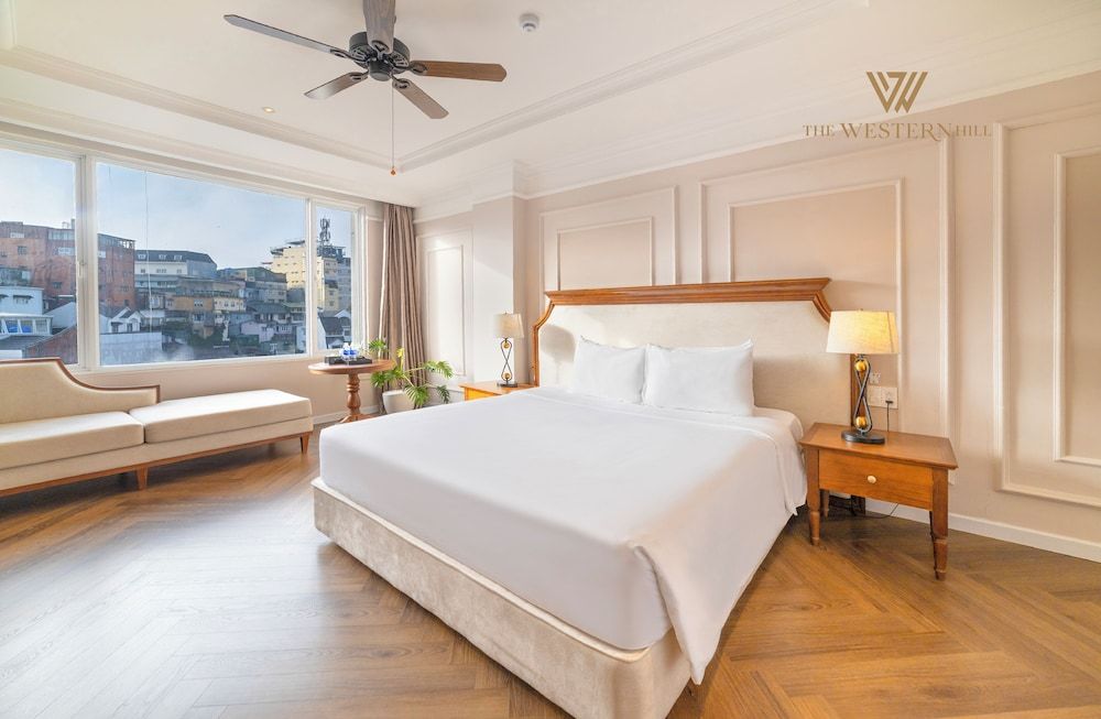 The Western Hill Hotel Deluxe Room, City View 3