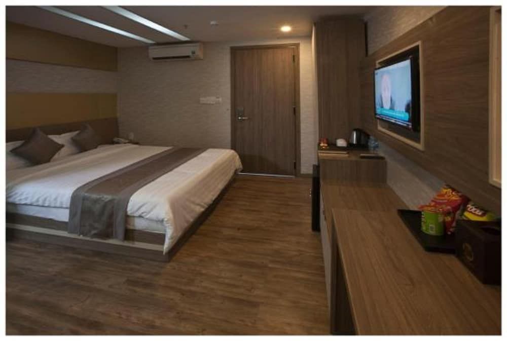 Superior Double Room, City View