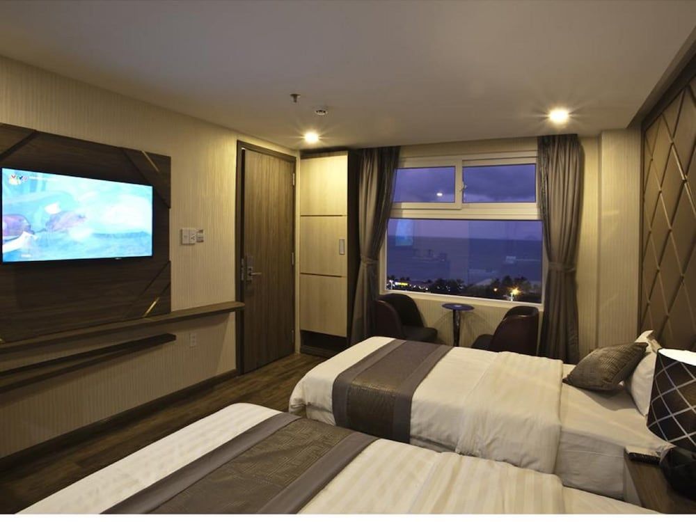 New Sun Hotel Superior Triple Room 2