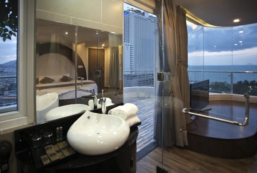 New Sun Hotel Suite 10