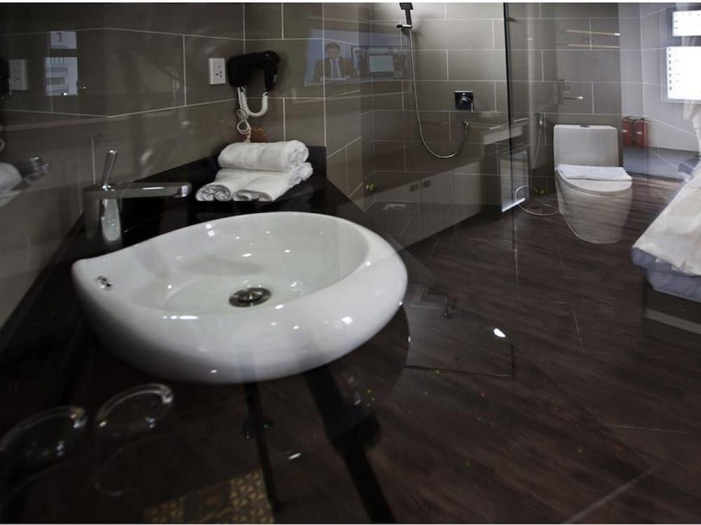 New Sun Hotel Superior Triple Room 5