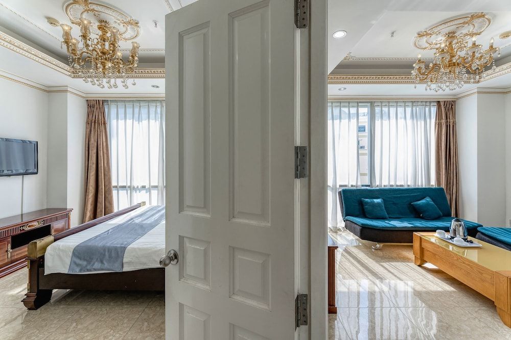 undefined Happyland Hotel 3