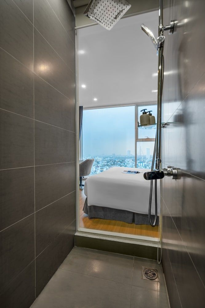 Royal Lotus Hotel Danang Superior Room - City View 10