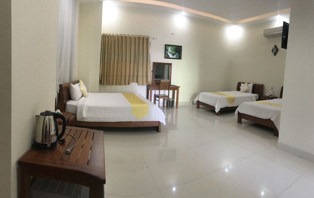 Family Room, Partial Ocean View (Quadruple)