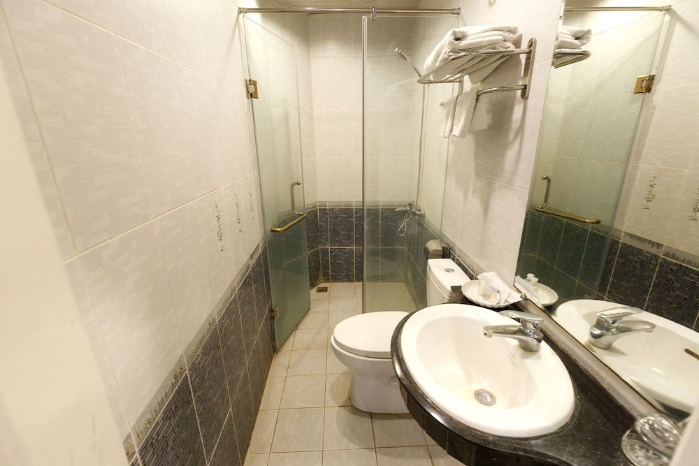 OYO 1158 Ngoc Trai Hotel Superior Double Room 9