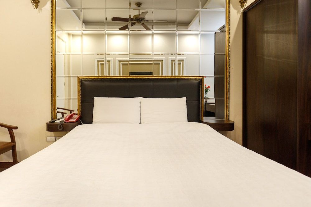 OYO 1158 Ngoc Trai Hotel Superior Double Room 6